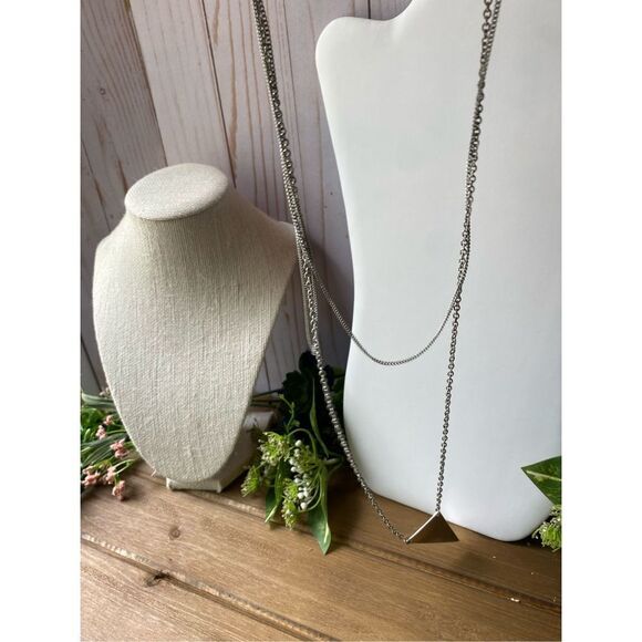 Three chain connected triangle necklace - Picture 8 of 10